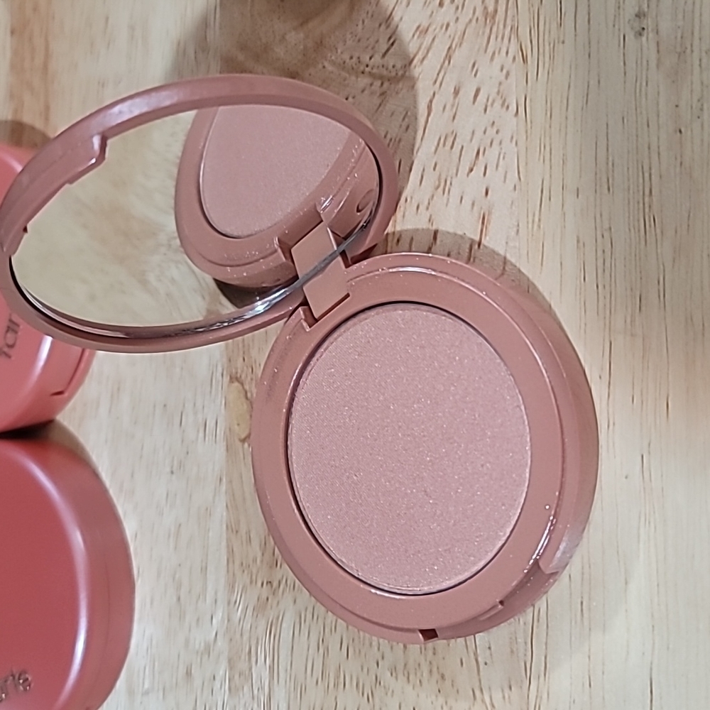 Tarte amazonian clay highlighter daygleam